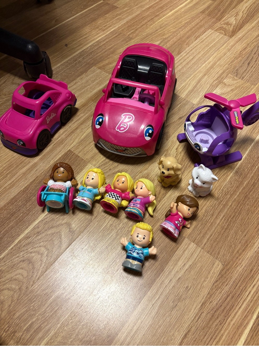 Fisher-Price little people Barbie lot - Picture 1 of 3